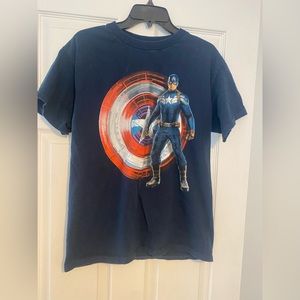 Marvel Captain America short sleeve Men's size Med. 38/40.